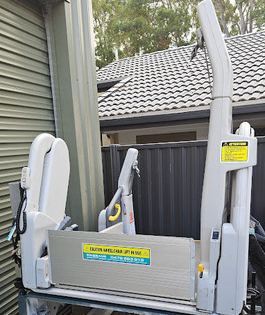 2012 Toyota Hiace Welcab Wheelchair Lift