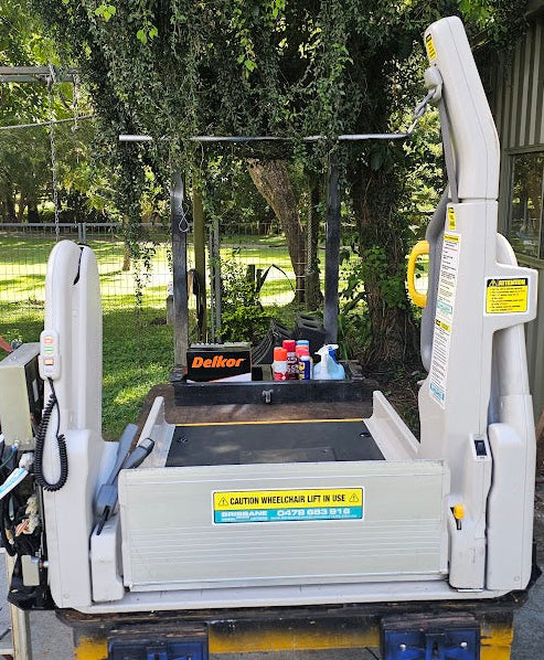 2012 Toyota Hiace Welcab Wheelchair Lift