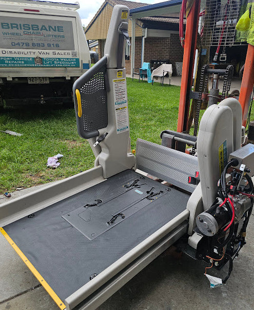 2012 Toyota Hiace Welcab Wheelchair Lift
