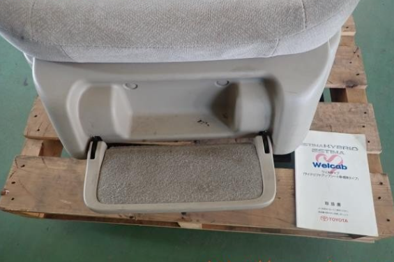 03 to 2007 Toyota Estima Welcab Seat Lifter