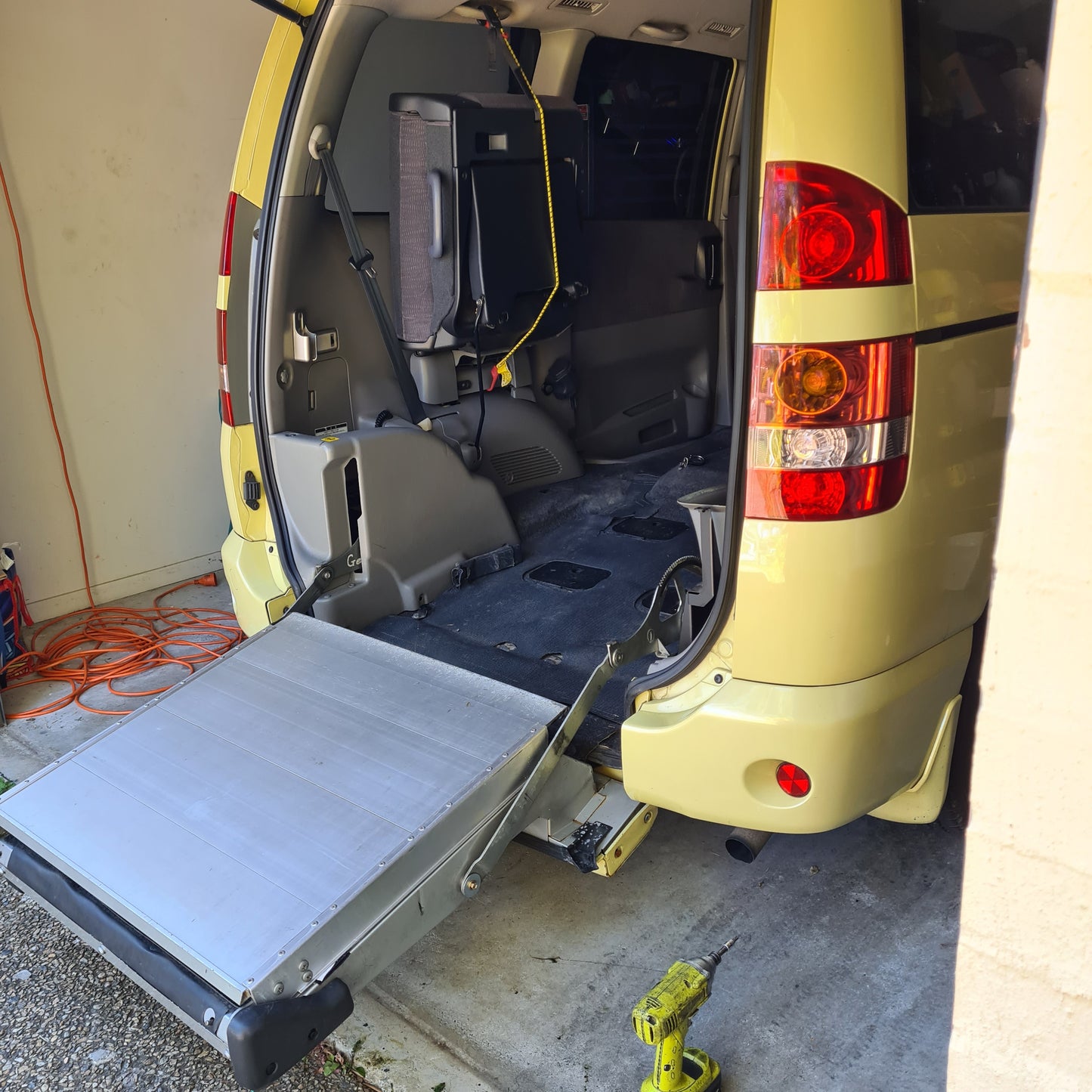 Toyota Noah Welcab Sloper Mechanism